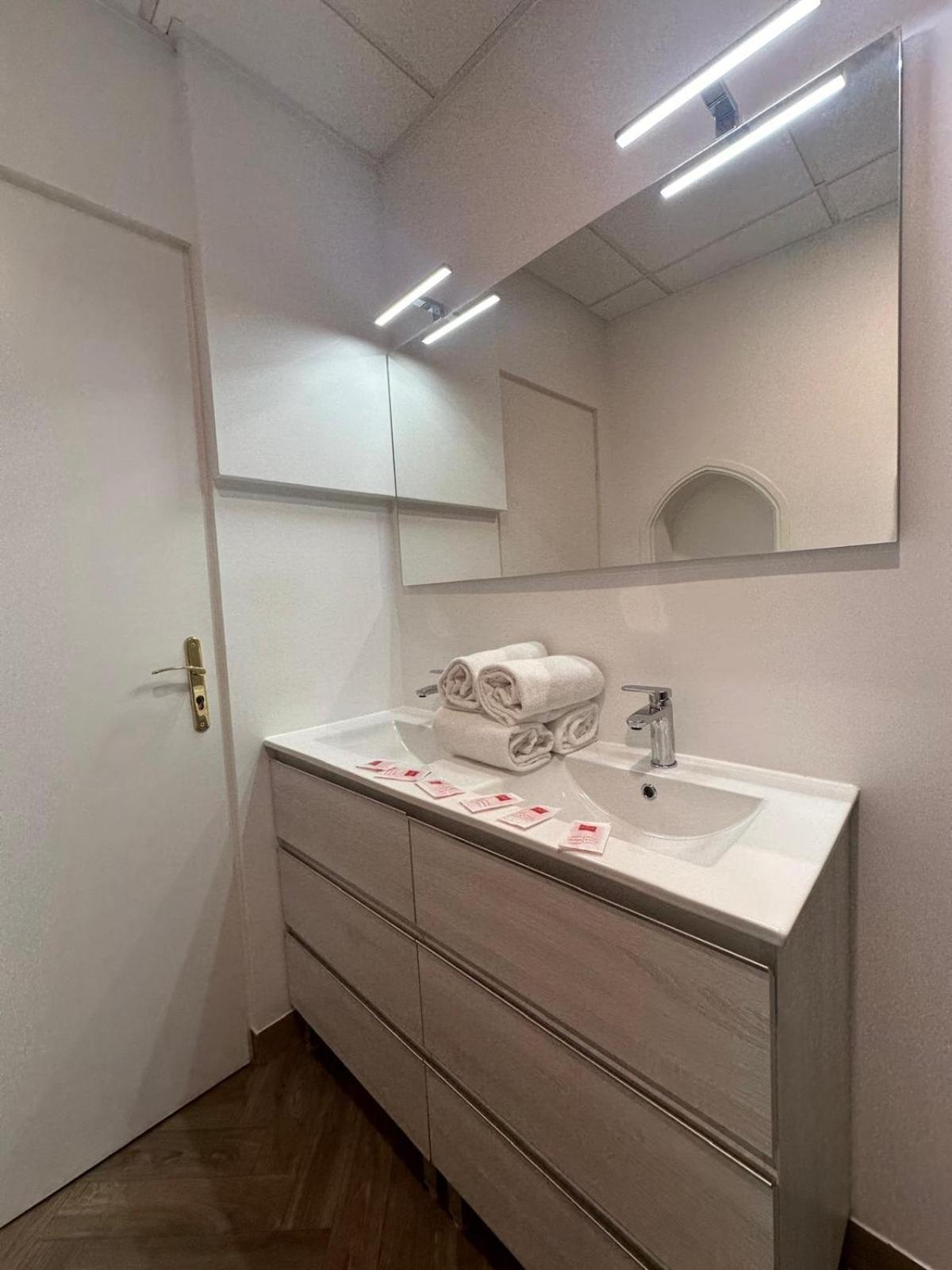 Appartement Du Cloitre 1Er Narbonne Ngoại thất bức ảnh
